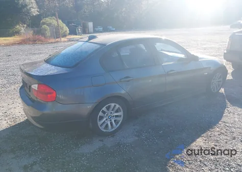 2006 BMW 325I z USA, uszkodzony, nr VIN WBAVB135X6PT08464